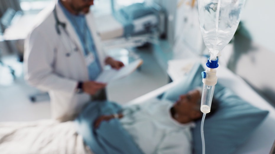 В США обнаружена новая мутация вируса оспы обезьян без связи с международными поездками — угроза распространения внутри страны Thumbnail