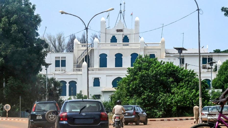 Срочные часы: эксперт предупреждает о возможном перемещении американского миссионера, похищенного в Нигере Thumbnail