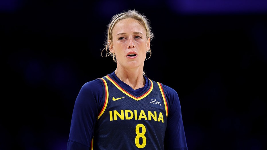 Sophie Cunningham из Indiana Fever отказалась смотреть финал WNBA из-за конфликта с руководством лиги Thumbnail