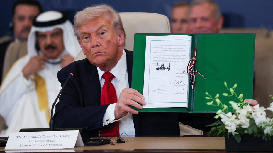 Президент Трамп жестко предупредил ХАМАС на фоне угрозы срыва перемирия в Газе, а в Израиль отправится Джей Ди Вэнс Thumbnail