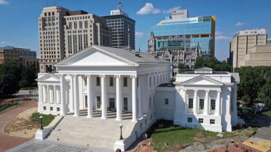 Вице-губернатор Виргинии Обвиняет Демократов в Попытке Провести Специальную Сессию Ради Политических Игр Thumbnail