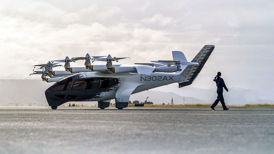 В Лос-Анджелесе появился новый центр инновационного воздушного транспорта: аэропорт Хоторн превращается в хаб для AI-управляемых такси Thumbnail