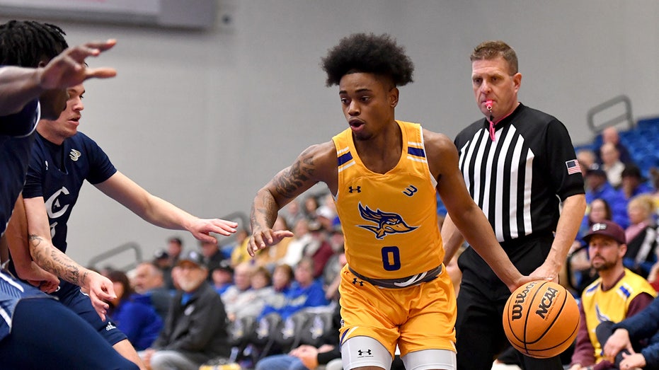 Бывший студент-спортсмен по баскетболу объяснил причину участия в договорных матчах и последующий запрет NCAA Thumbnail