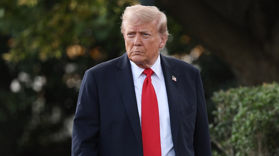 Президент Трамп подписал закон, завершивший самую продолжительную в истории США остановку работы правительства Thumbnail