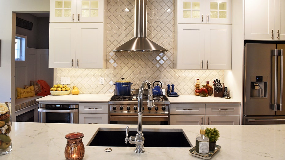 В Массачусетсе зафиксирован первый случай смертельного заболевания легких, связанного с популярными кухонными материалами Thumbnail