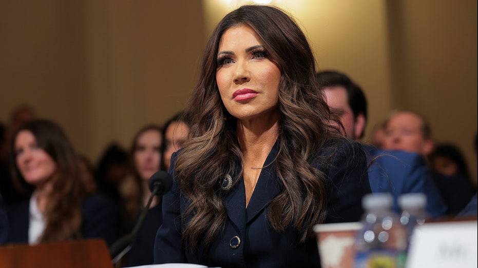 Администрация Трампа заявляет о рекордной безопасности границы и массовом исходе мигрантов Thumbnail