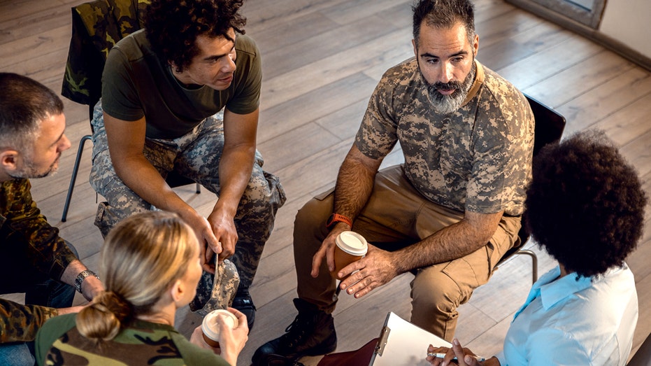 Важность раннего обращения за помощью: новая инициатива по предотвращению суицидов среди ветеранов Thumbnail