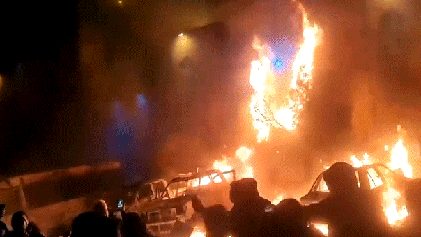 Эскалация насилия в Иране: протесты продолжаются несмотря на массовый интернет-блокад Thumbnail