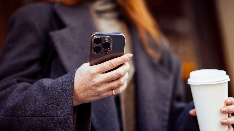 Уязвимость в iPhone: миллионы устройств под угрозой кибератак Thumbnail