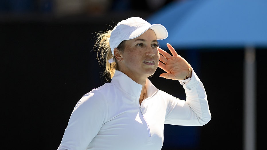 Победа на Australian Open и дерзкий танец Юлии Путиццевой — как казахстанская теннисистка подшутила над болельщиками и вызвала бурю эмоций Thumbnail