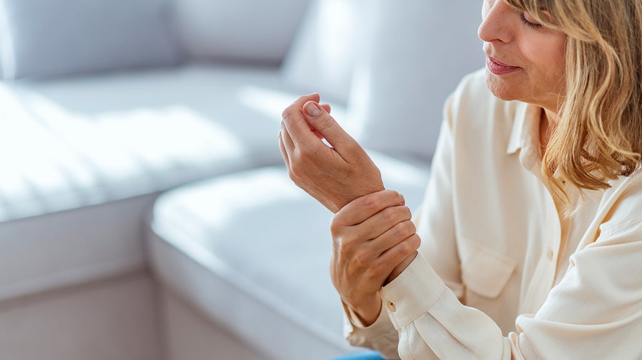 Как распознать признаки ослабленных костей и предотвратить остеопороз Thumbnail